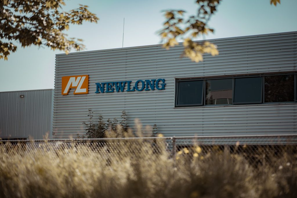 Newlong-Stills